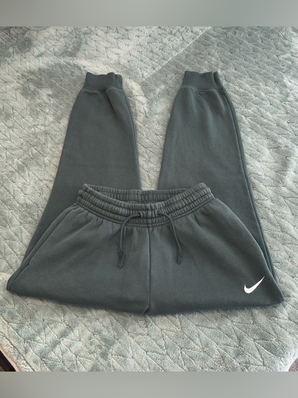 Nike Sportswear Phoenix Fleece Women’s Mid-Rise Sweatpants